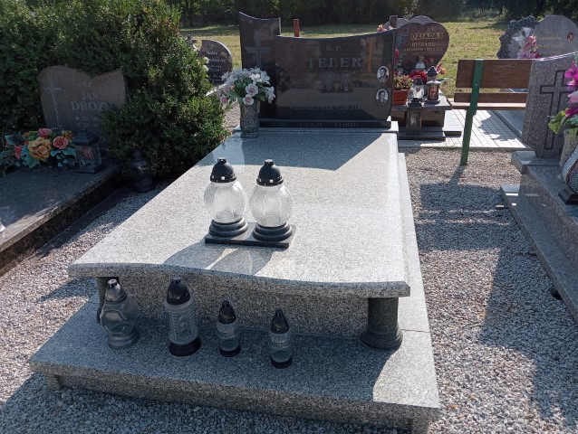 Grób Leokadia Teler